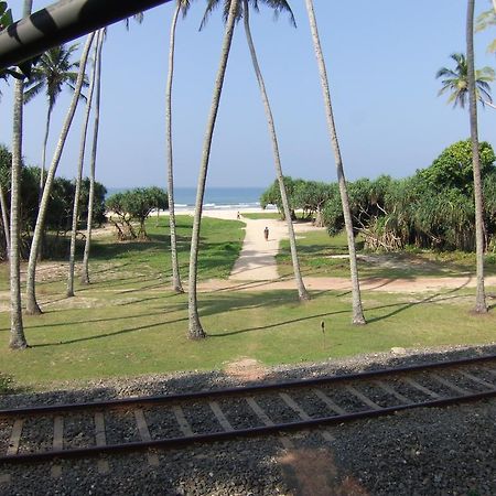 Hotel Sun And Sea Bentota Exterior photo